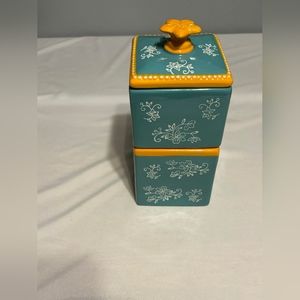 Temp-tations Floral Lace Canister ❤️😍